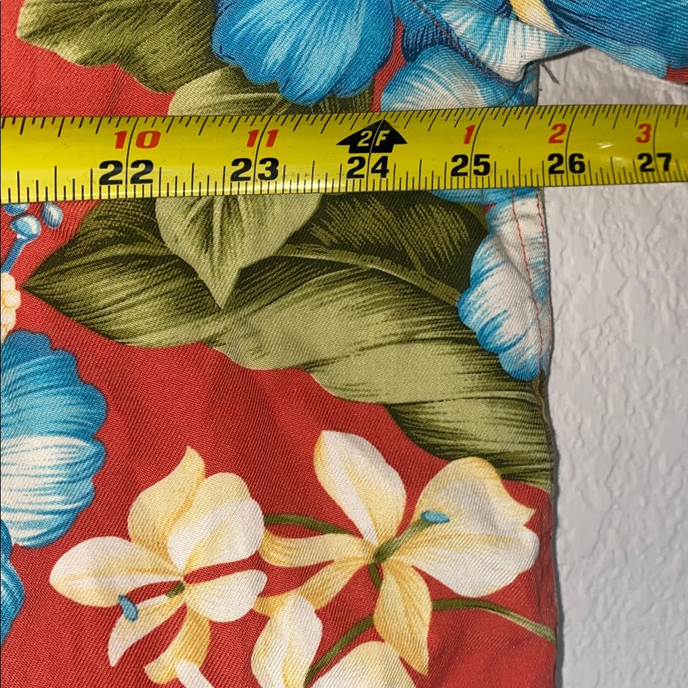 🎱Vintage West Indies men's short sleeve Hawaiian shirt in a silk blend fabric! - Picture 5 of 9